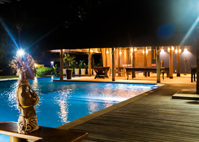 Noite na piscina da Pousada Villa dos Corais - Morro de São Paulo
